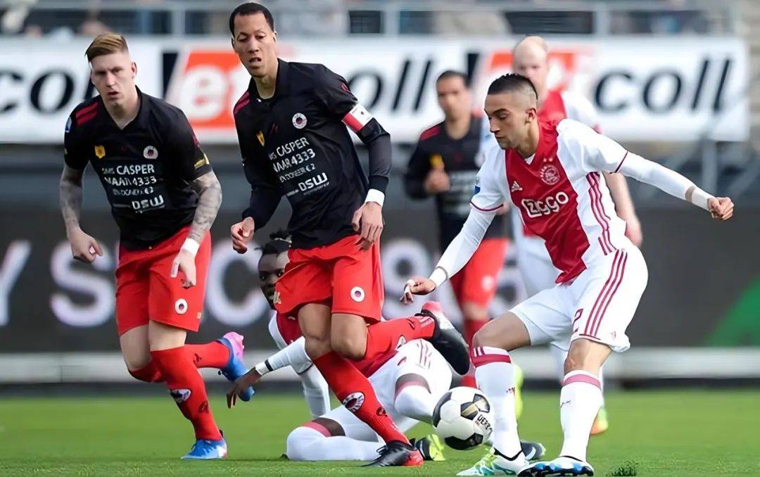 葡萄牙客场0-0苏格兰，C罗倒钩踢偏+头球顶高，B费推射造险